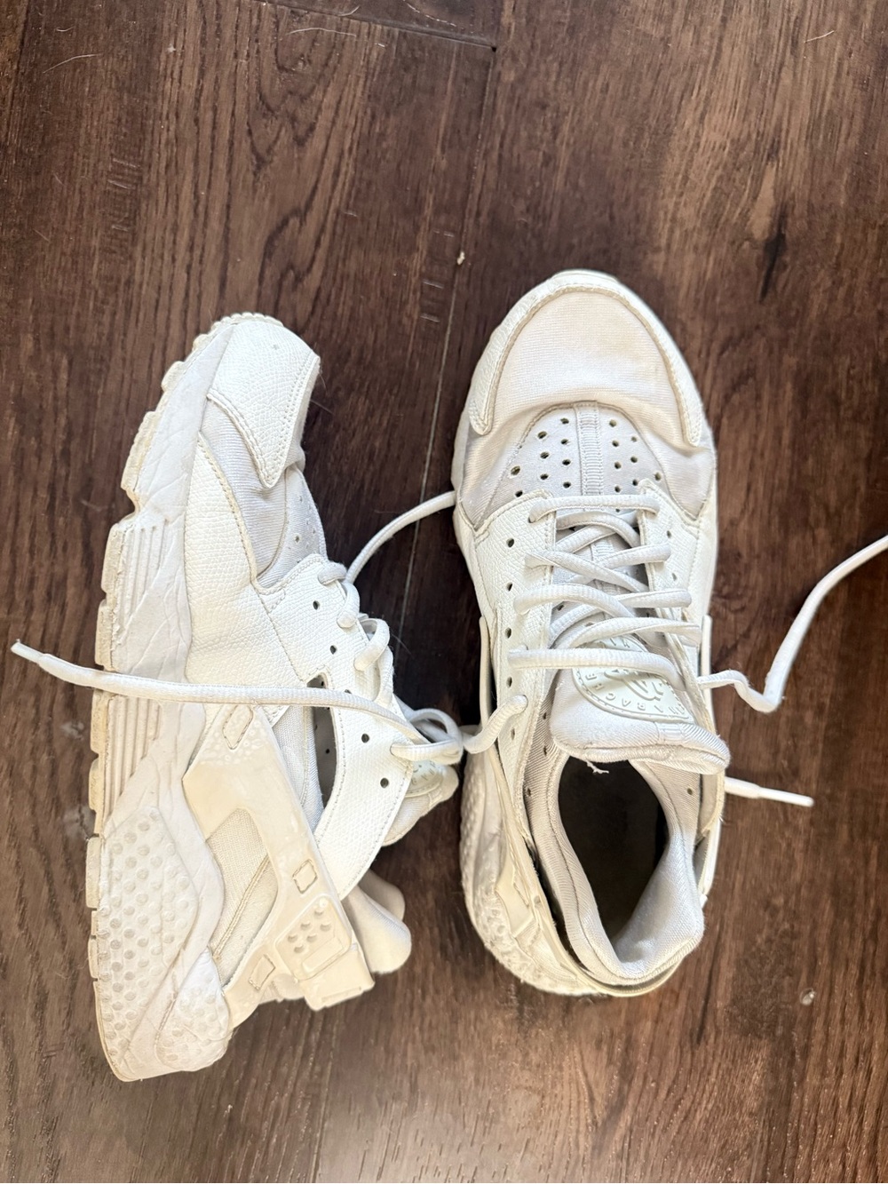 NIKE HUARACHE